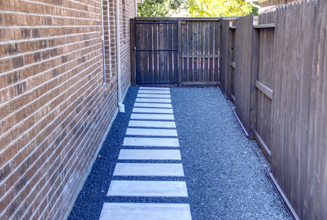 wood gravel with steppers